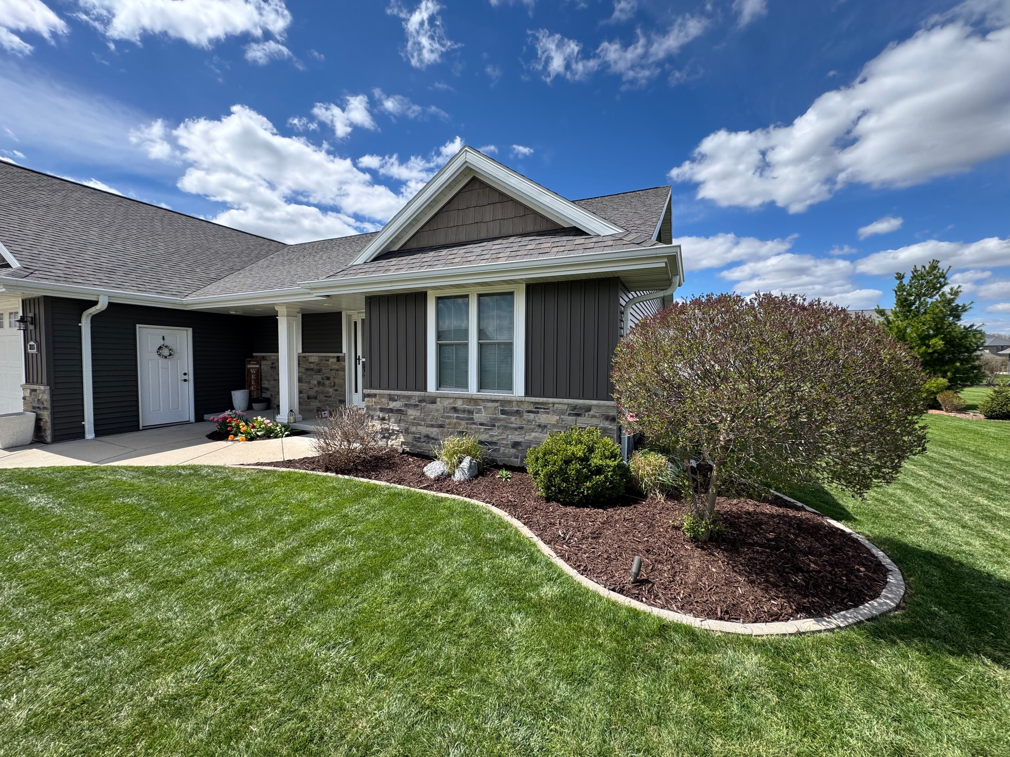 Project Fresh Mulch and Clean Edges That Make a Whole Property Pop image