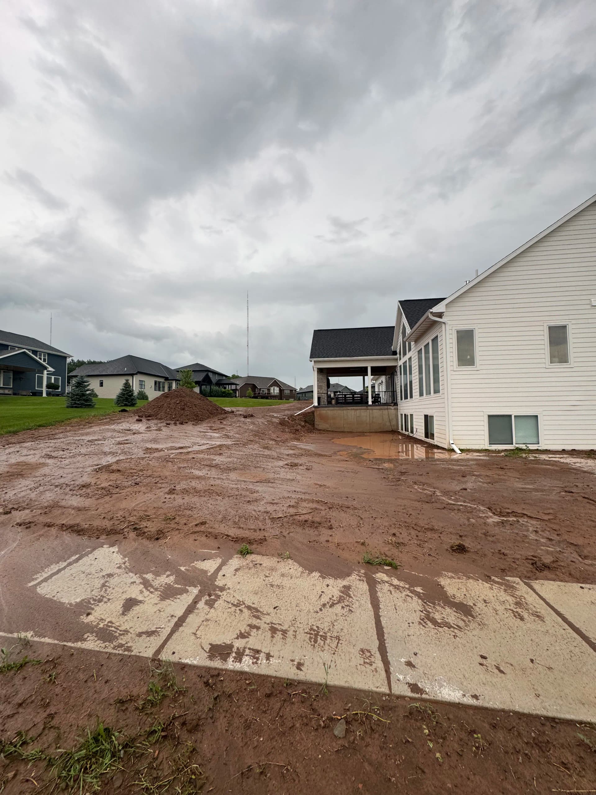 New Build Goes From Mud Pit to Polished Yard image